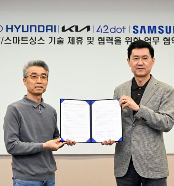 Chang Song, Presidente y Jefe de la División de Plataforma de Vehículos Avanzados (AVP) de Hyundai Motor Group; Paul (Kyungwhoon) Cheun, Presidente, Director de Tecnología (CTO) de la División DX en Samsung Electronics y Jefe de Samsung Research.